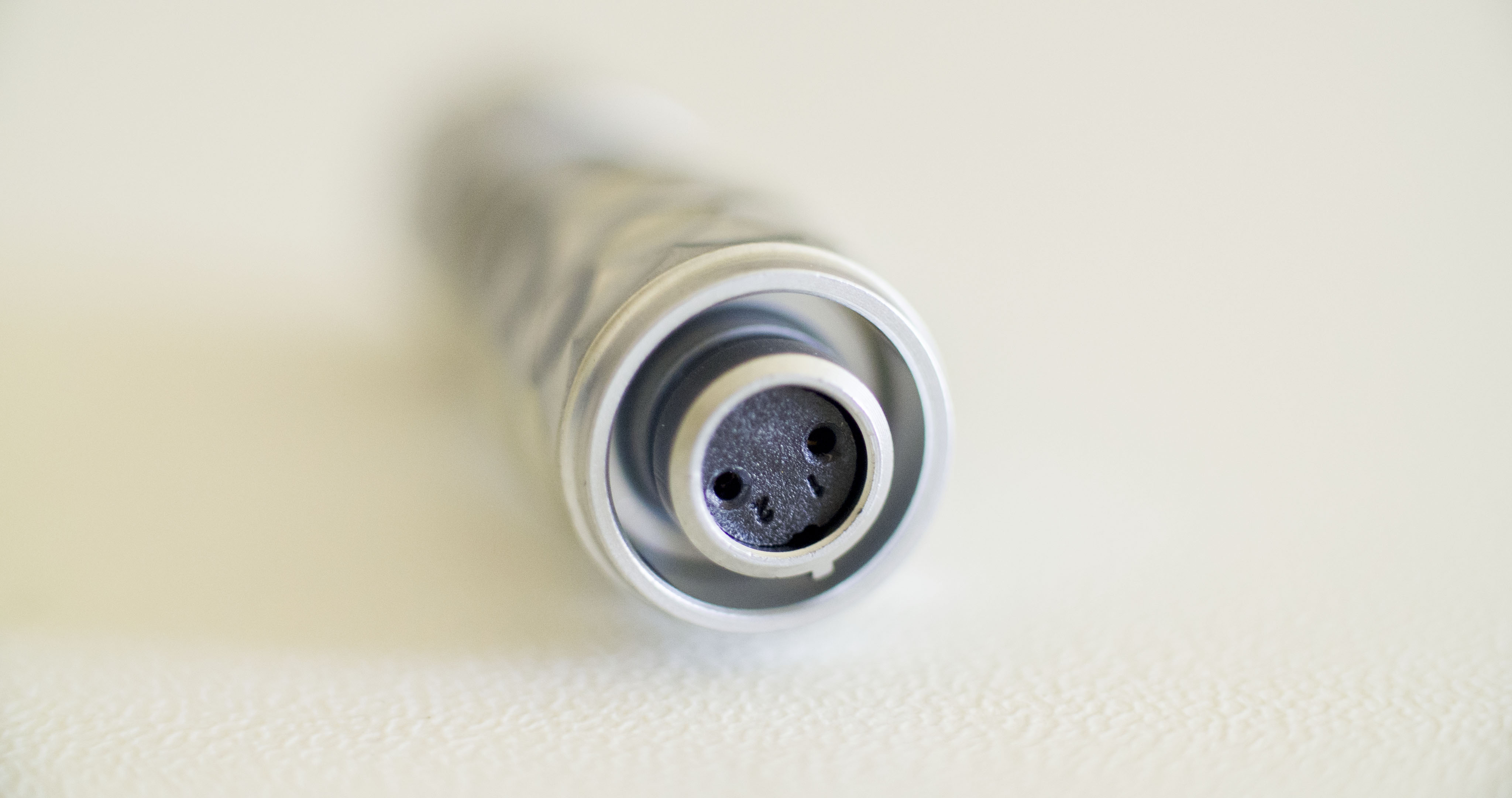 Weipu SF610-S2 Connector 2.jpg