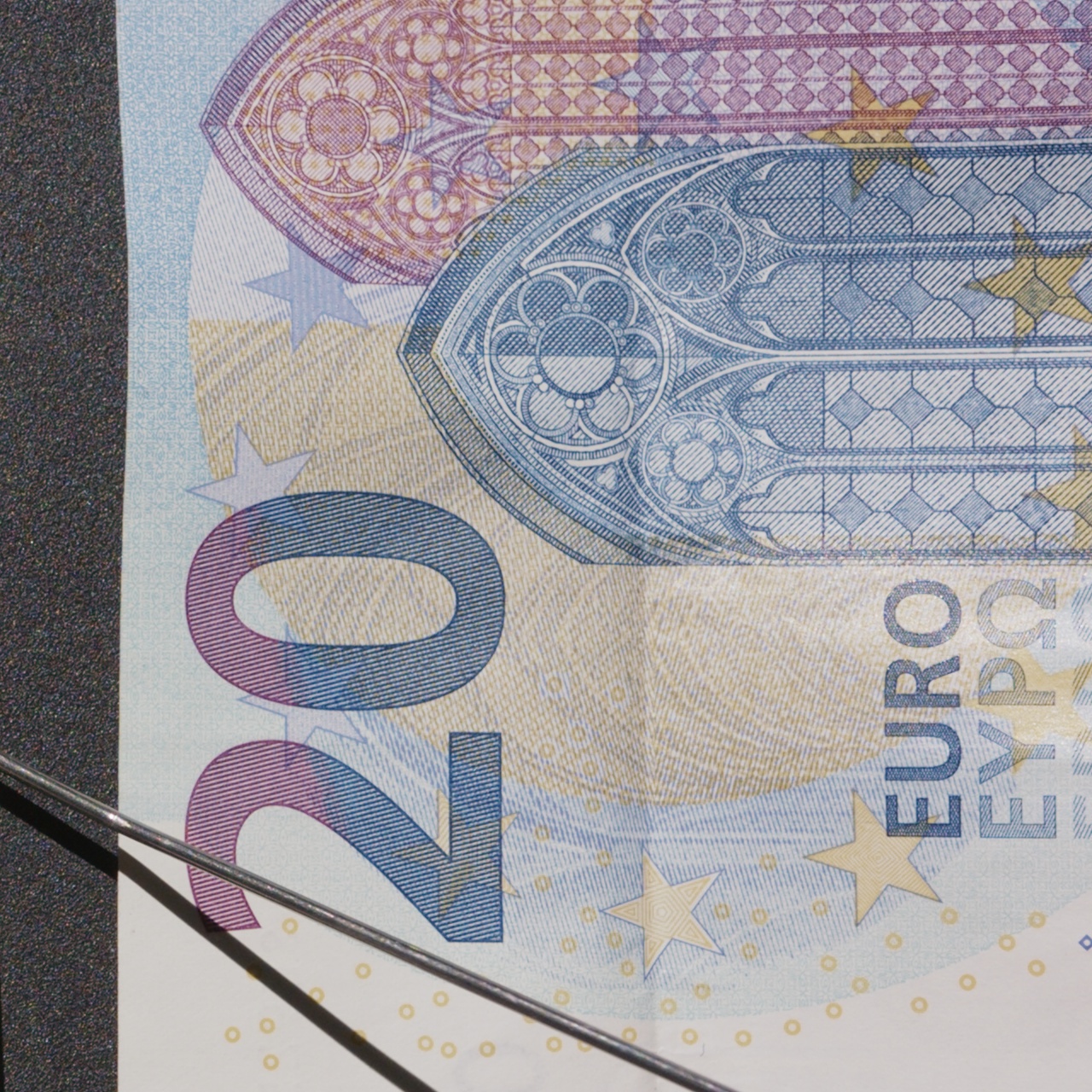 Euro_Banknotes_Detail_BRAW.jpg