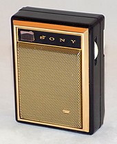 Sony_Model_TR-730_Transistor_Radio,_Broadcast_Band_Only_(MW),_7_Transistors,_Made_In_Japan,_Circa_1960_(15836828772).jpg
