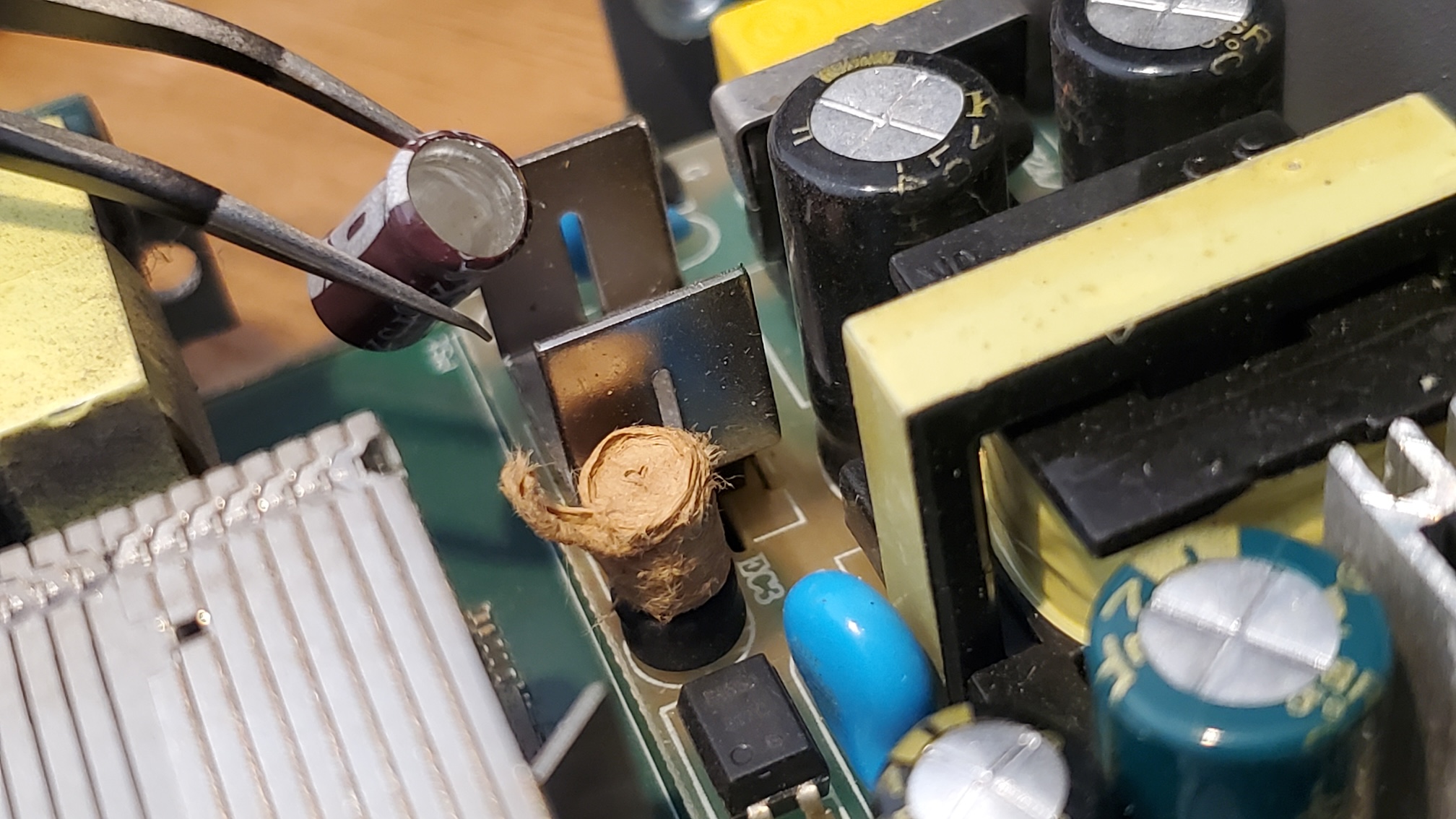 Teranex Mini SDI to HDMI 12G blown capacitor (2025-03-24) copy.jpg